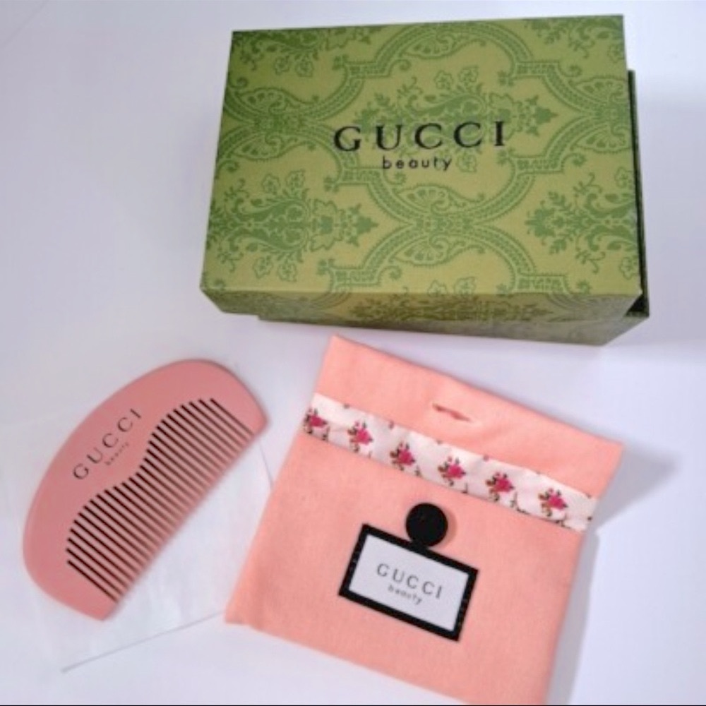 Gucci Comb & Floral Lined Pouch Set w/ Gucci box – Limited Edition Collectible